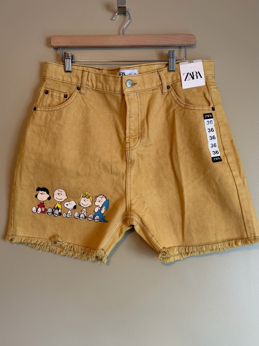 NWT ZARA Mom Fit Mustard Denim Peanuts Shorts